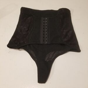 Women's shaper med new no tags
